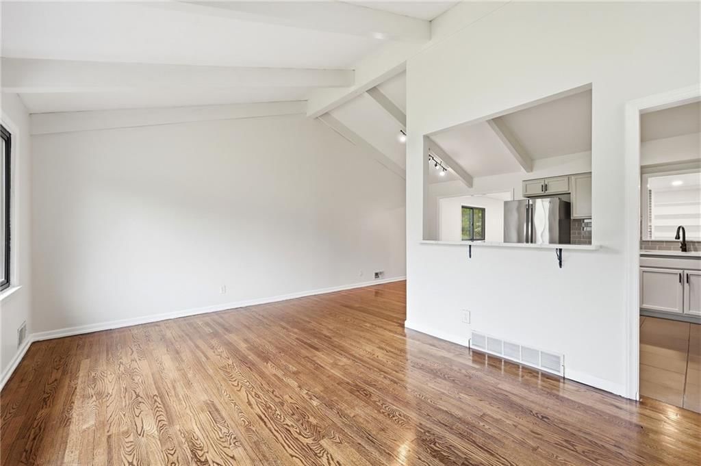 1702 NE Shady Lane Drive — photo 4