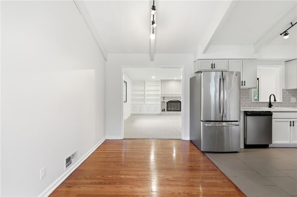 1702 NE Shady Lane Drive — photo 9