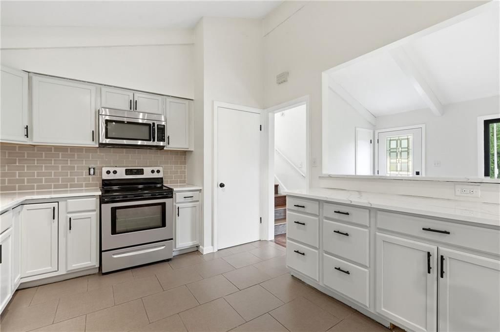 1702 NE Shady Lane Drive — photo 14