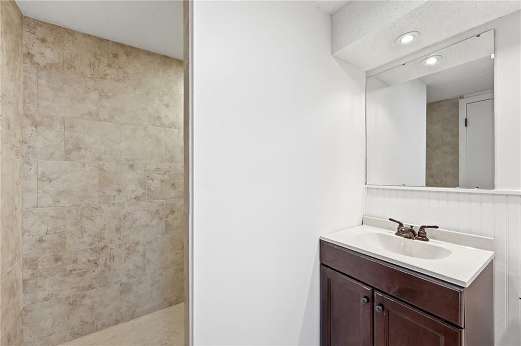 1702 NE Shady Lane Drive — photo 36