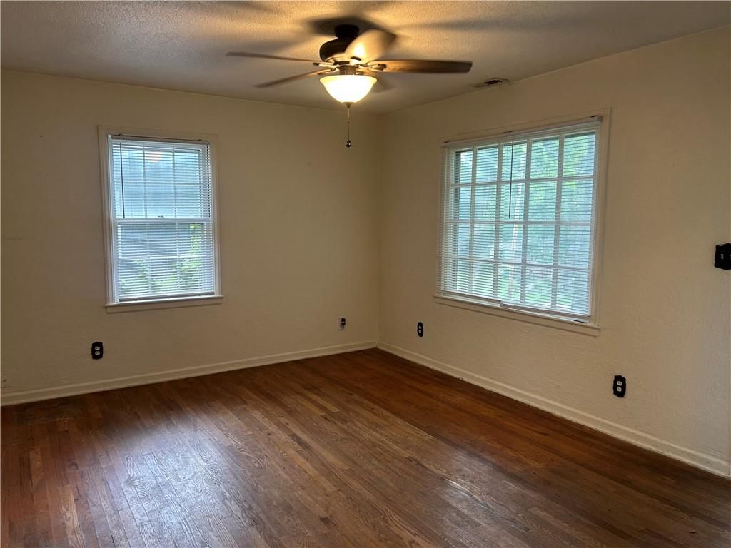 2232 S 13th Terrace — photo 3