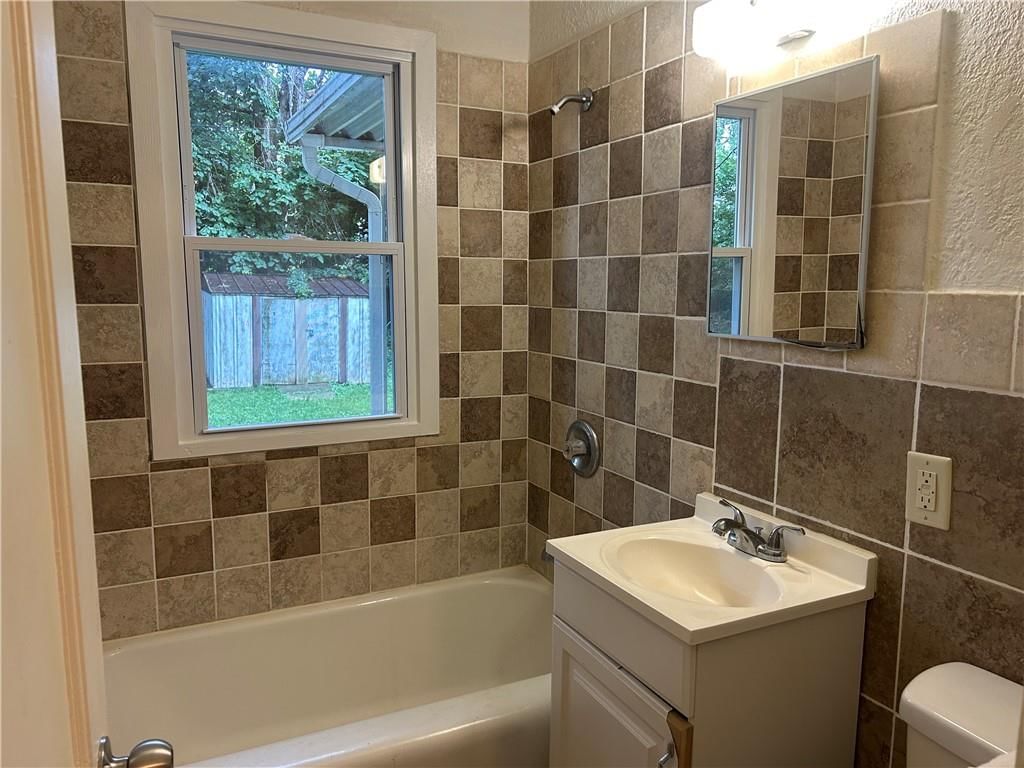 2232 S 13th Terrace — photo 6
