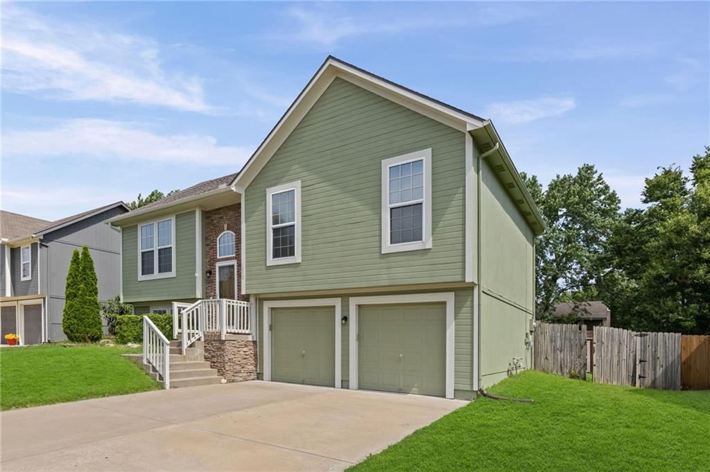 1010 NW Scenic Drive — photo 2