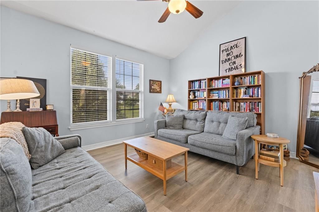 1010 NW Scenic Drive — photo 4
