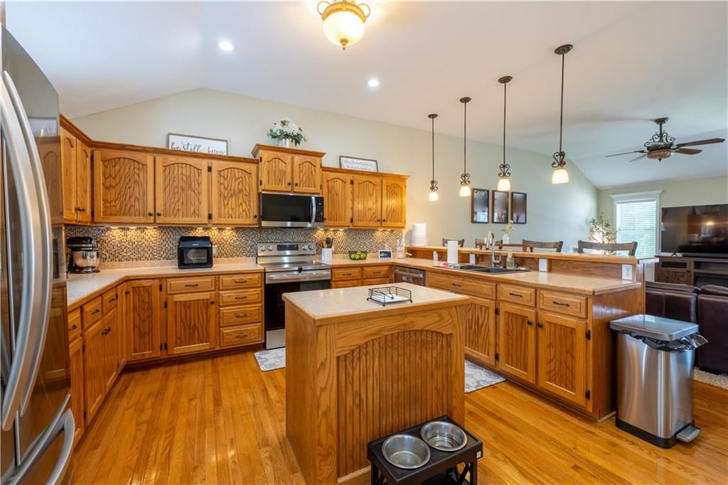 2203 Bateley Street — photo 16
