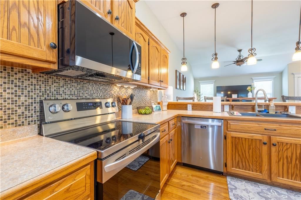 2203 Bateley Street — photo 17