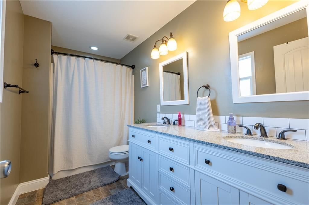 2203 Bateley Street — photo 24