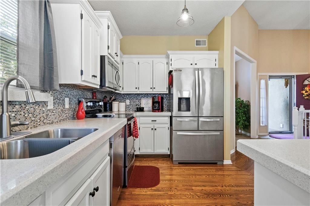 3912 SW Chatham Drive — photo 12