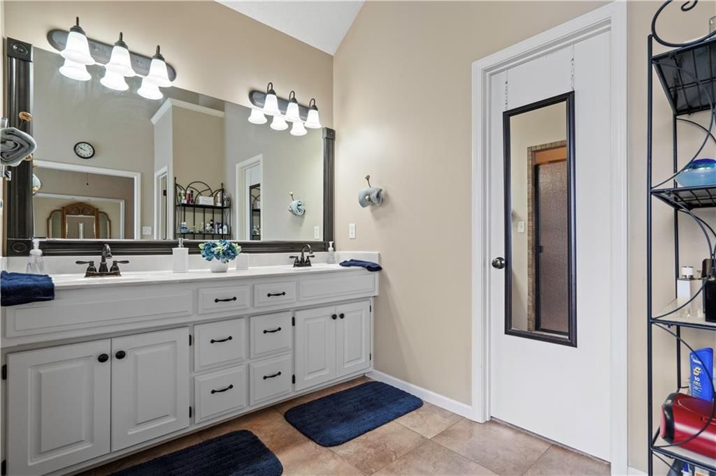 3912 SW Chatham Drive — photo 27