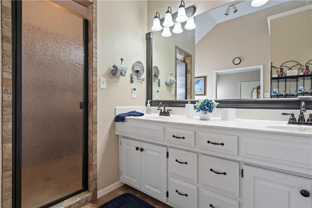 3912 SW Chatham Drive — photo 28