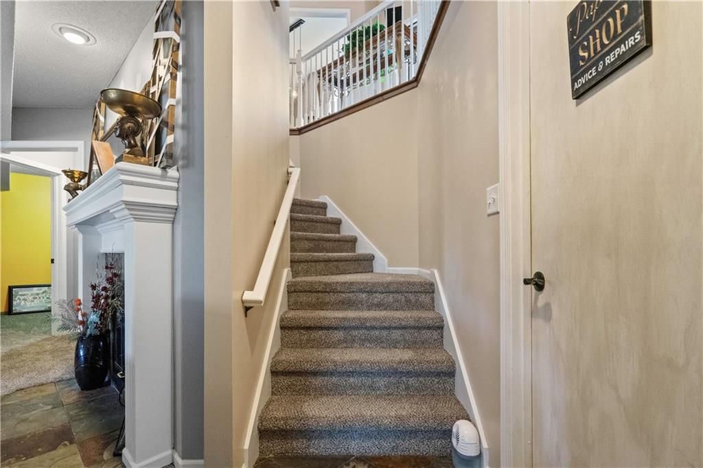 3912 SW Chatham Drive — photo 33