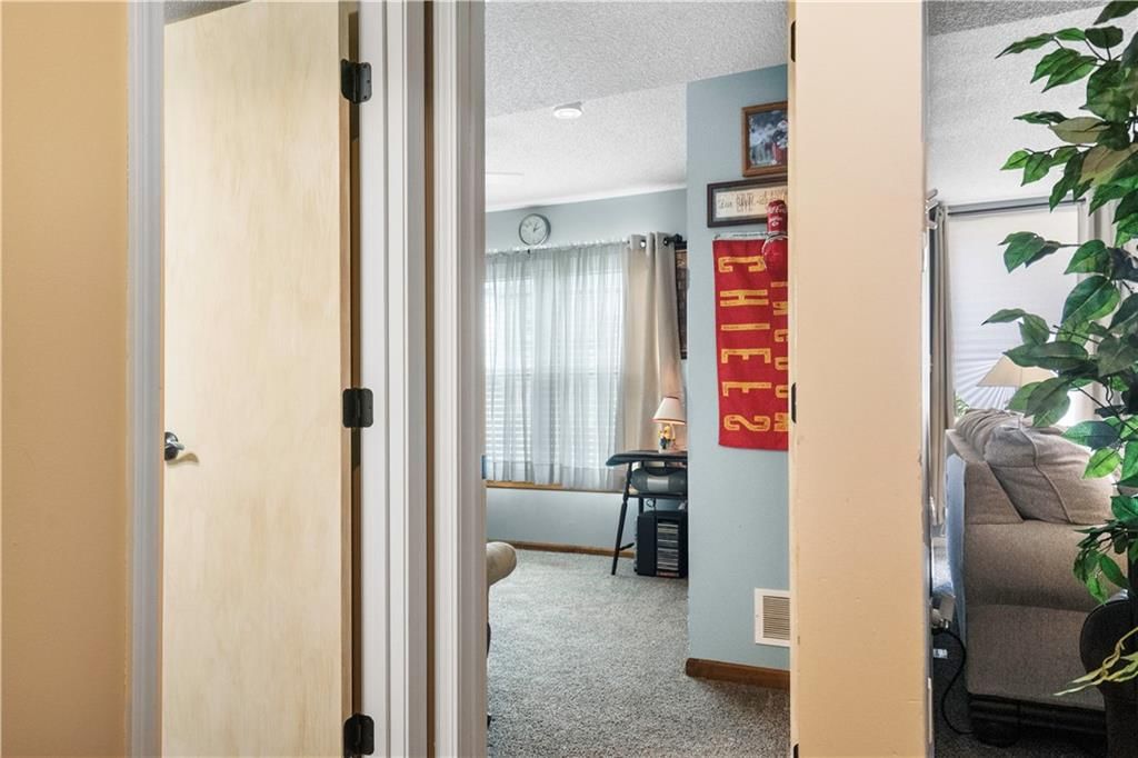 3912 SW Chatham Drive — photo 42