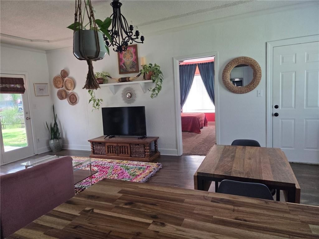 315 NE DOUGLAS Street — photo 10