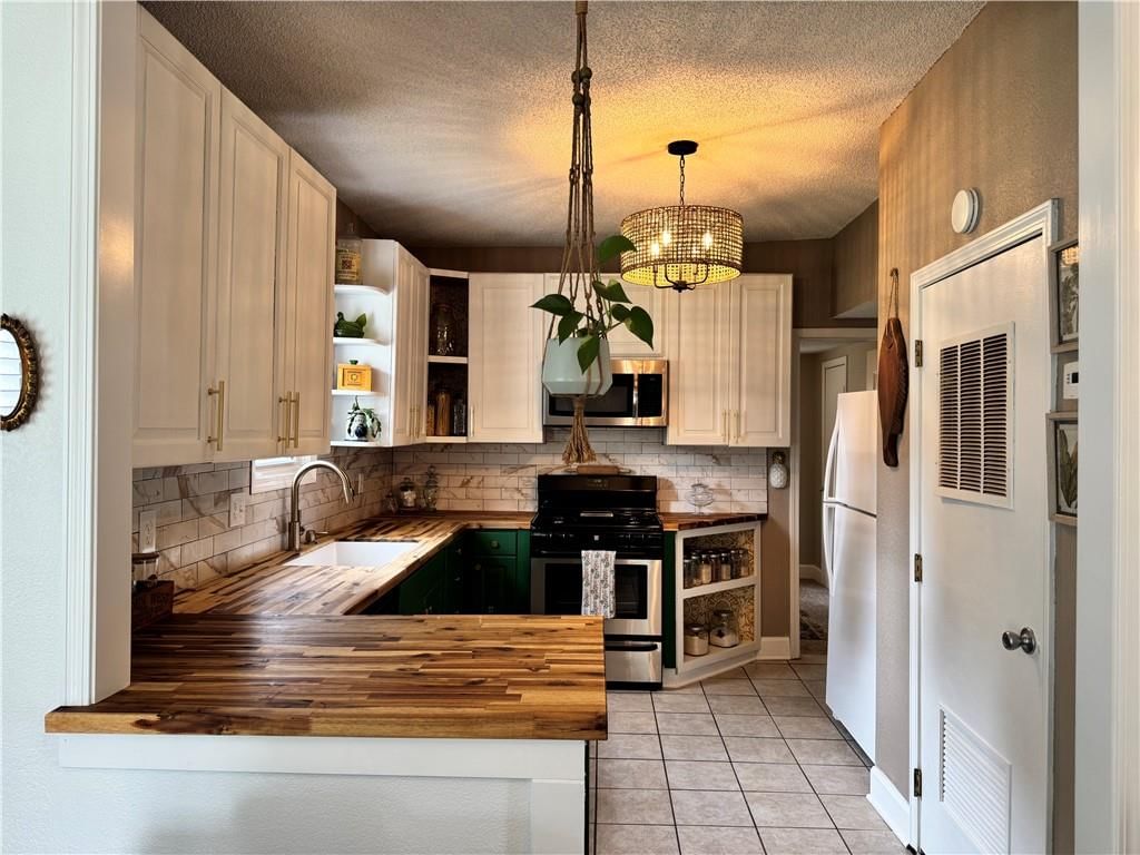 315 NE DOUGLAS Street — photo 19