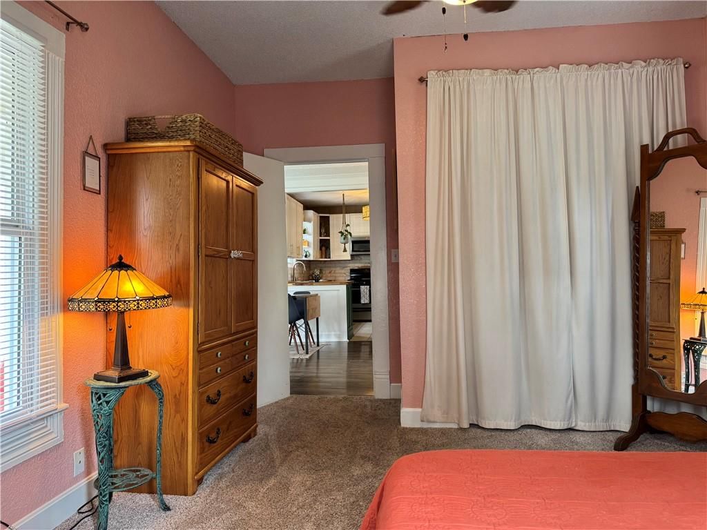 315 NE DOUGLAS Street — photo 22