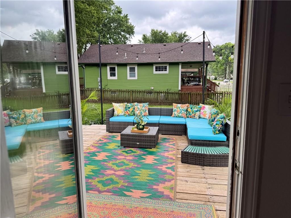 315 NE DOUGLAS Street — photo 25
