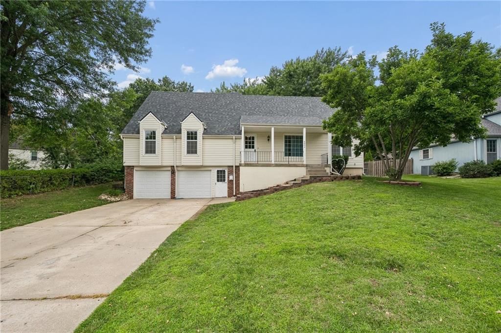 6804 N Agnes Avenue, Gladstone, MO