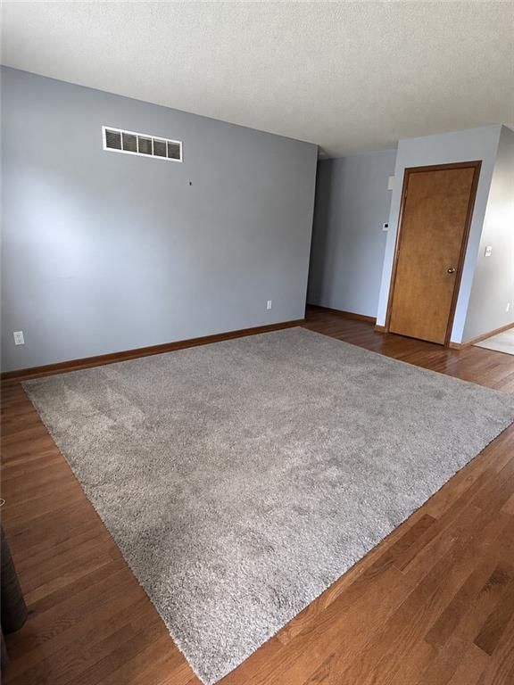 227 E Colleen Drive — photo 2