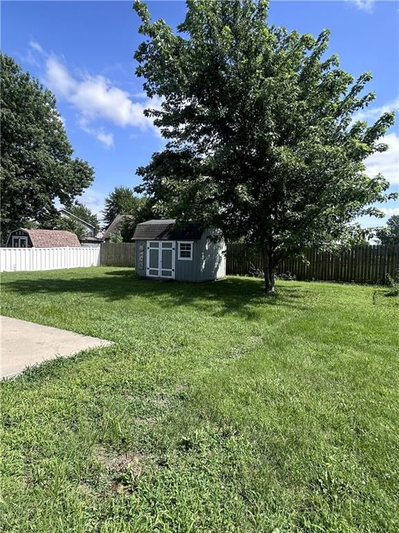 227 E Colleen Drive — photo 13