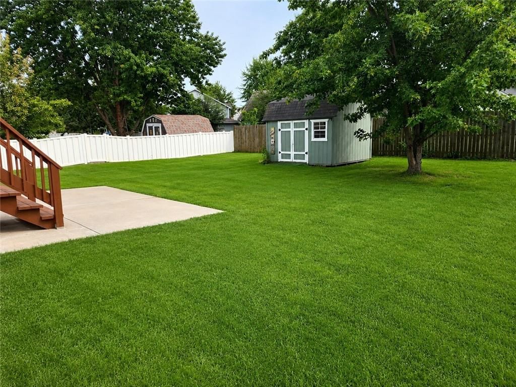 Photo 14 of 14 - 227 E Colleen Drive, Gardner, KS 66030