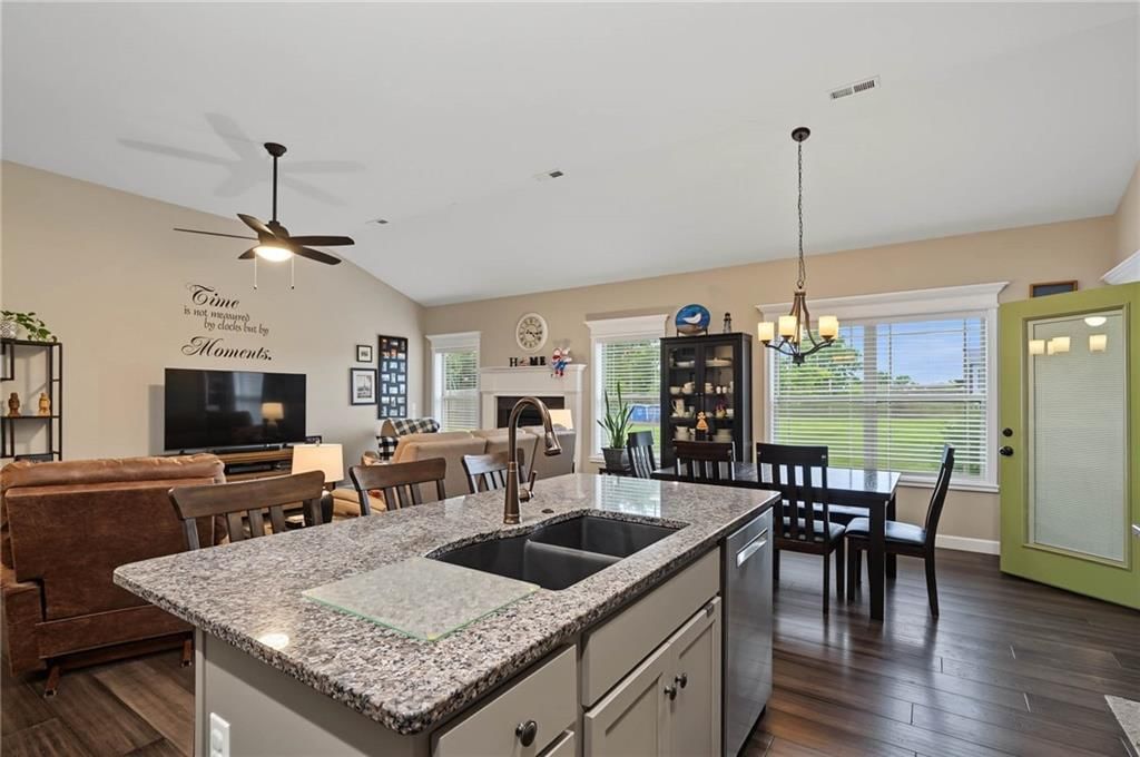 2629 S Fir Terrace — photo 14
