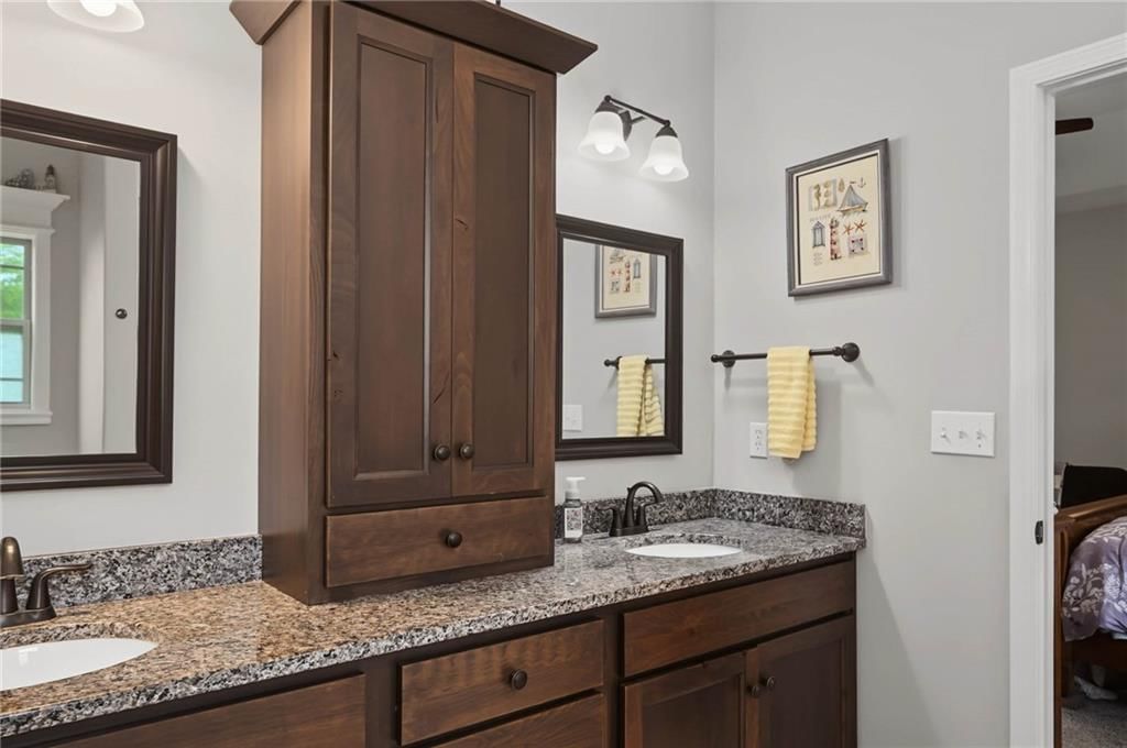 2629 S Fir Terrace — photo 21