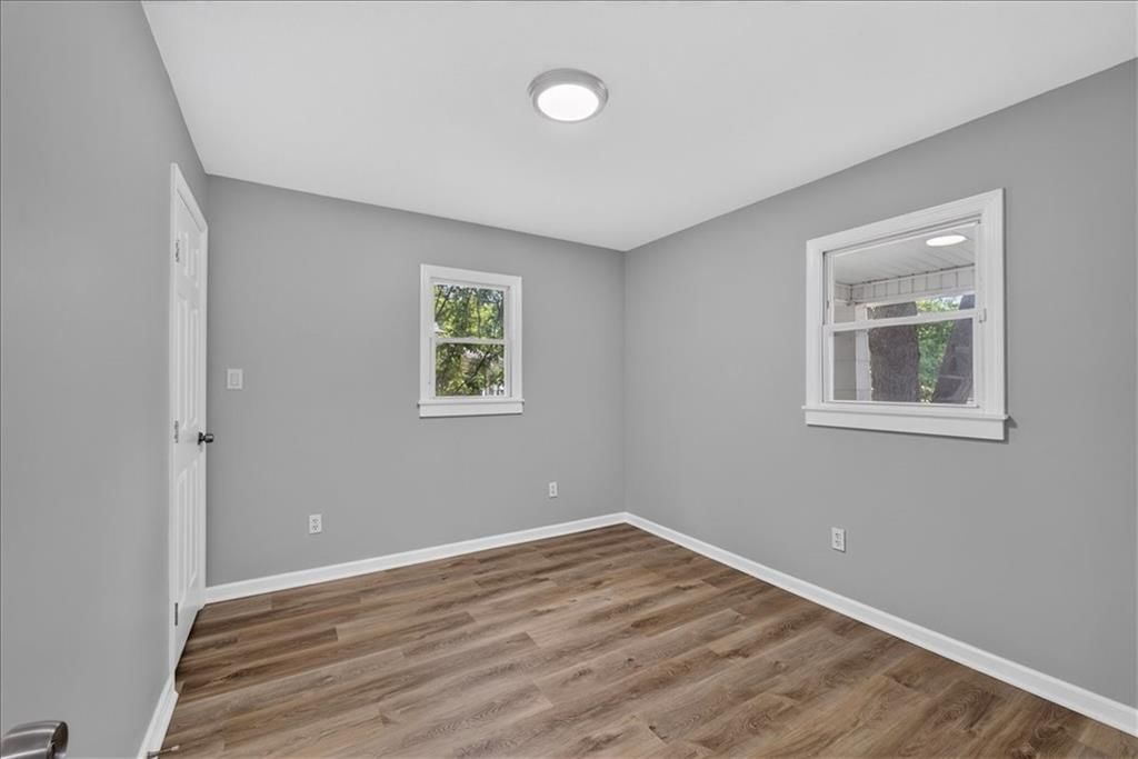 Photo 5 of 19 - 222 W Mill Street, Independence, MO 64050