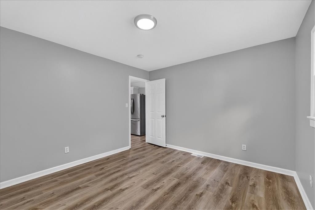 Photo 9 of 19 - 222 W Mill Street, Independence, MO 64050