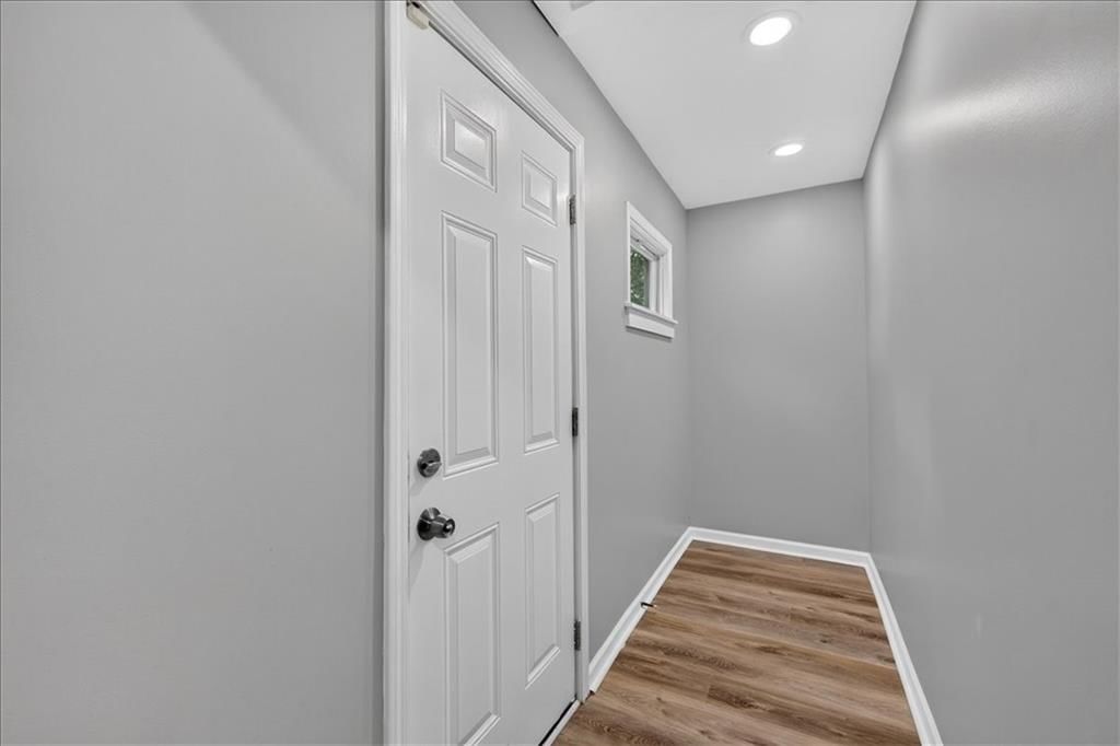 Photo 10 of 19 - 222 W Mill Street, Independence, MO 64050