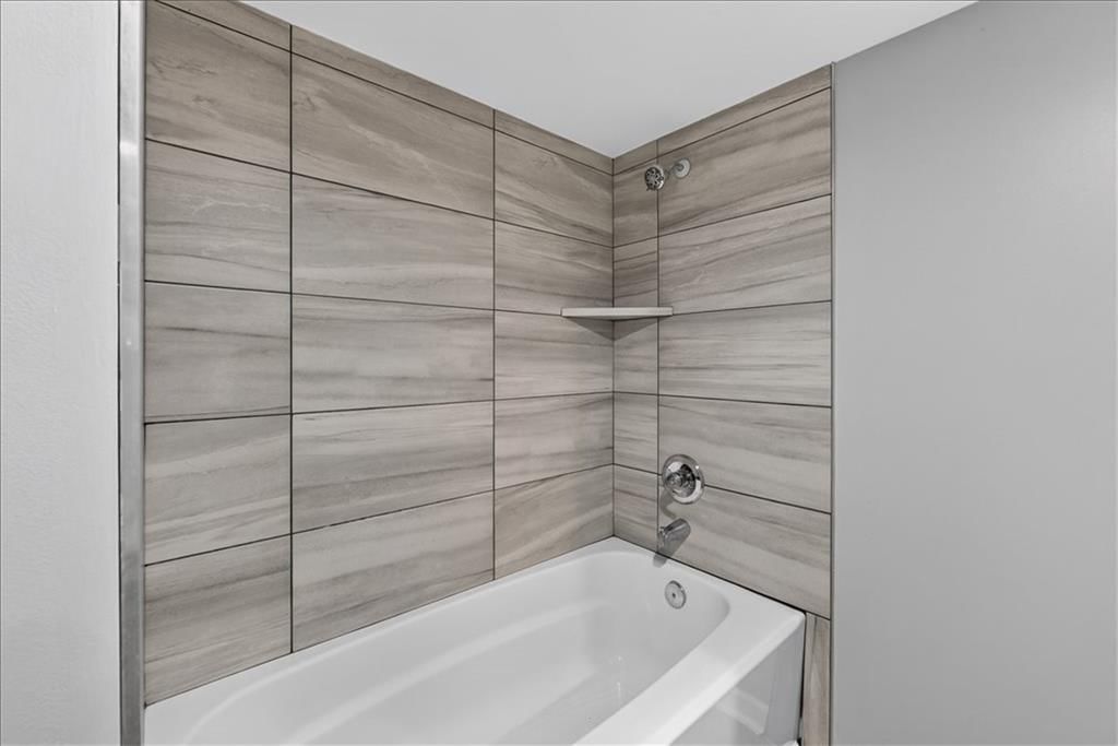 Photo 15 of 19 - 222 W Mill Street, Independence, MO 64050
