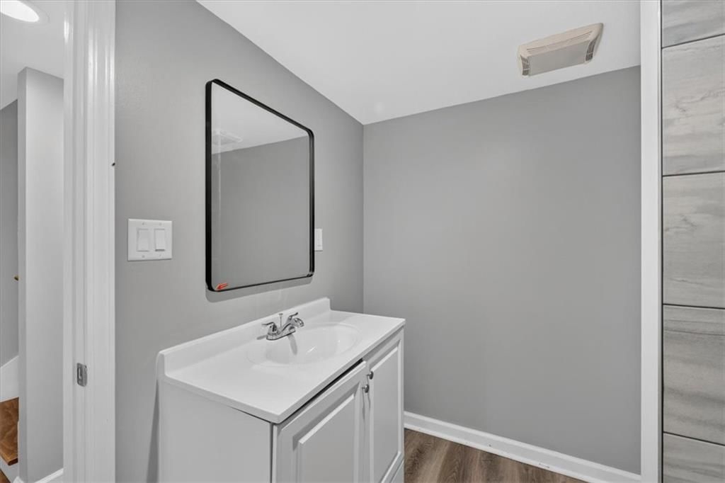 Photo 16 of 19 - 222 W Mill Street, Independence, MO 64050
