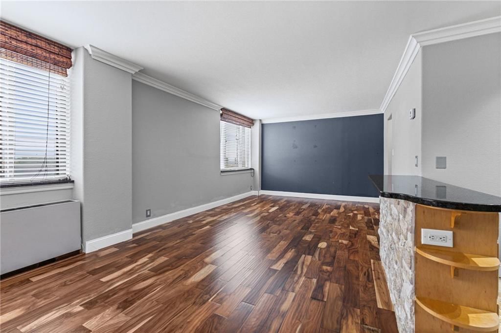 700 E 8th St Street — photo 5
