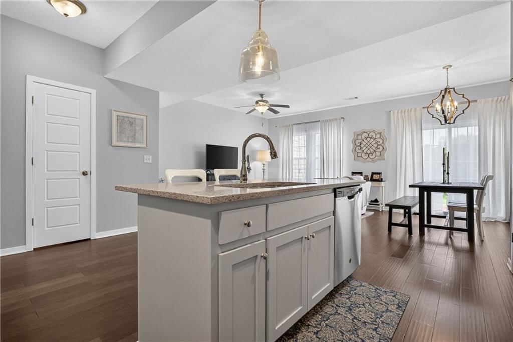 16049 Fontana Street — photo 12