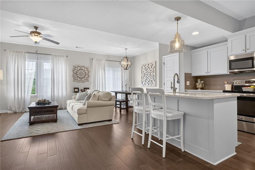 16049 Fontana Street — photo 13
