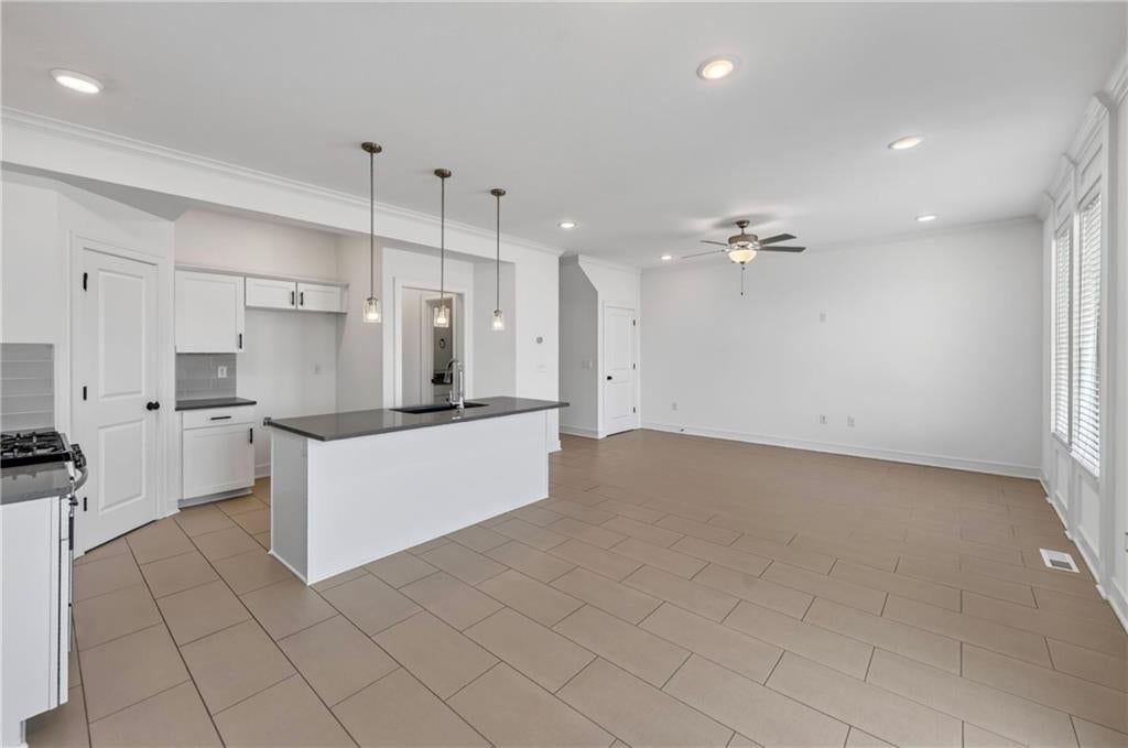 7401 Aaron Street — photo 10