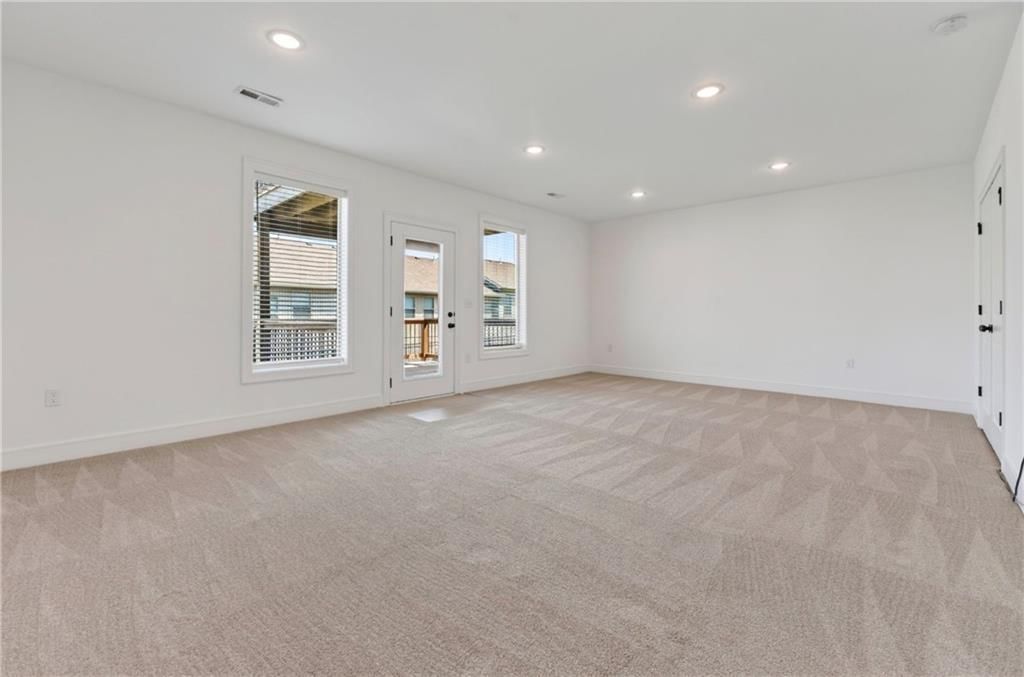 7401 Aaron Street — photo 37