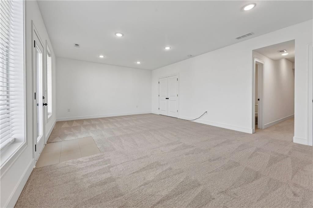 7401 Aaron Street — photo 38