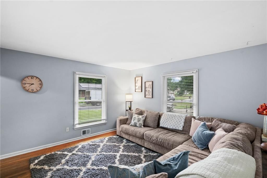 315 Hawthorne Drive — photo 5