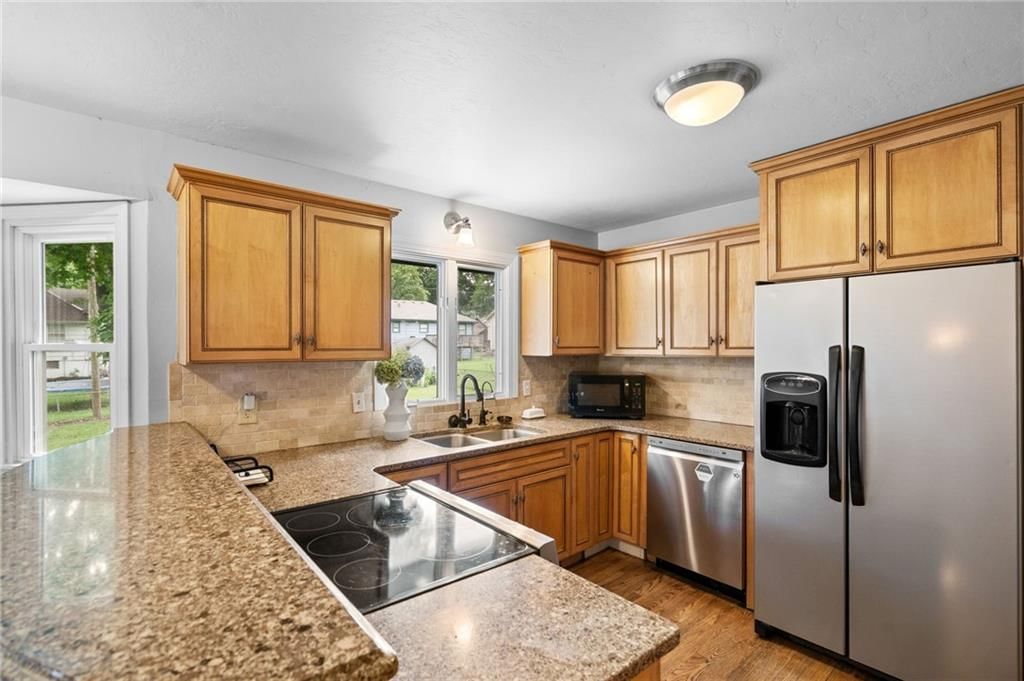 315 Hawthorne Drive — photo 12