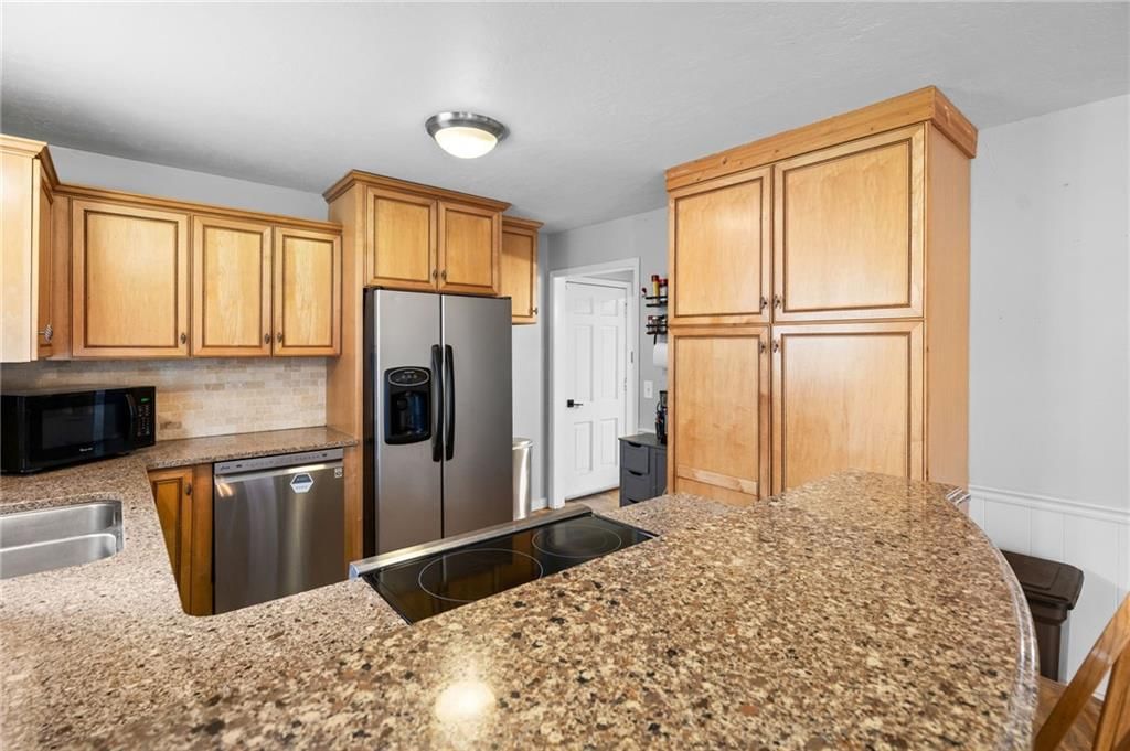 315 Hawthorne Drive — photo 13