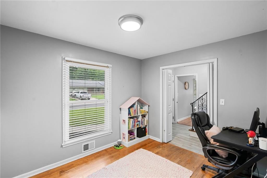 315 Hawthorne Drive — photo 15