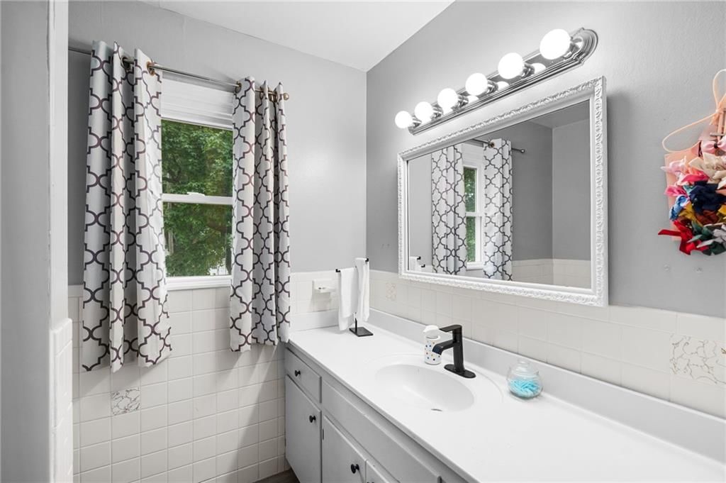 315 Hawthorne Drive — photo 30
