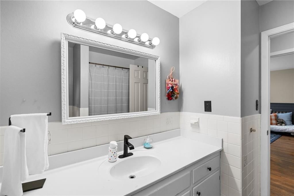 315 Hawthorne Drive — photo 31