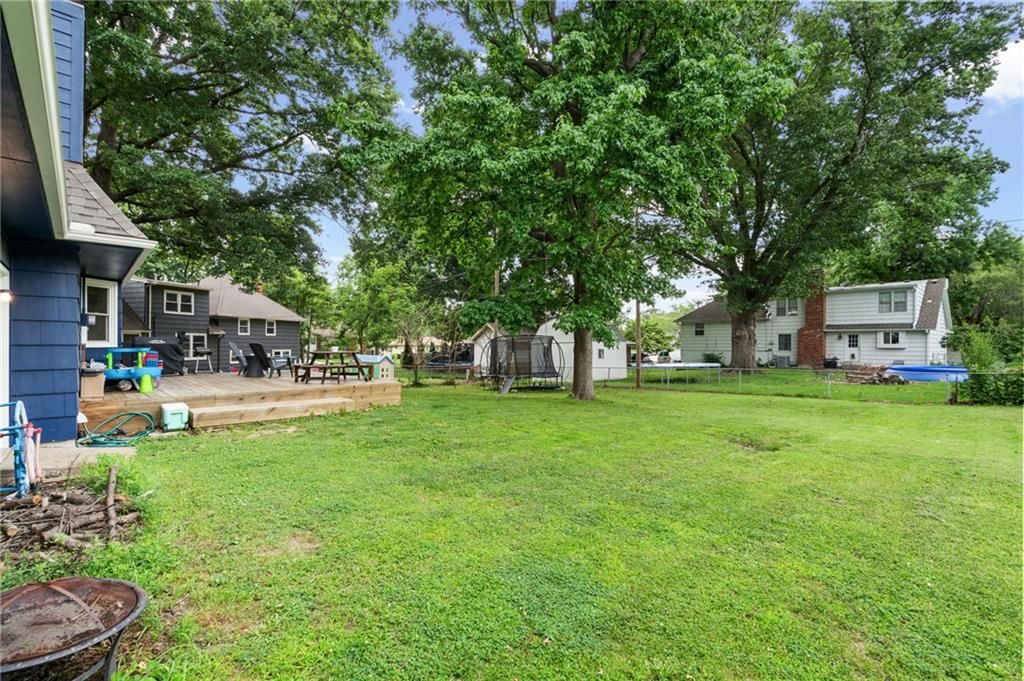 315 Hawthorne Drive — photo 35