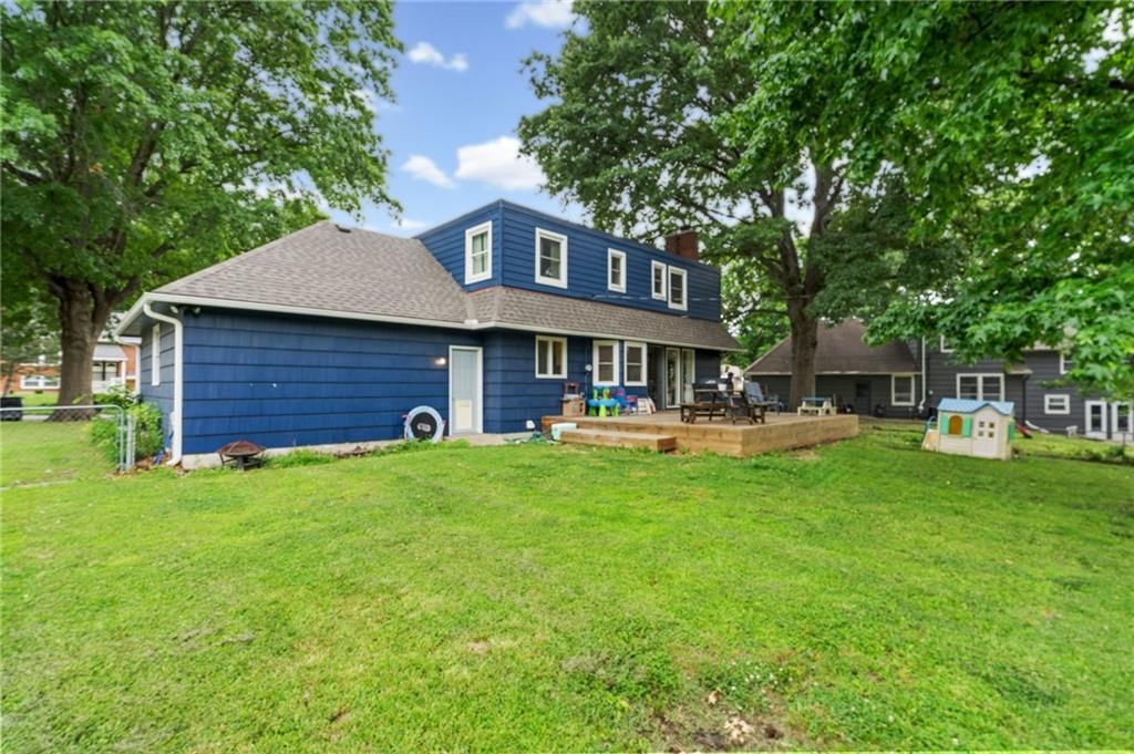 315 Hawthorne Drive — photo 36