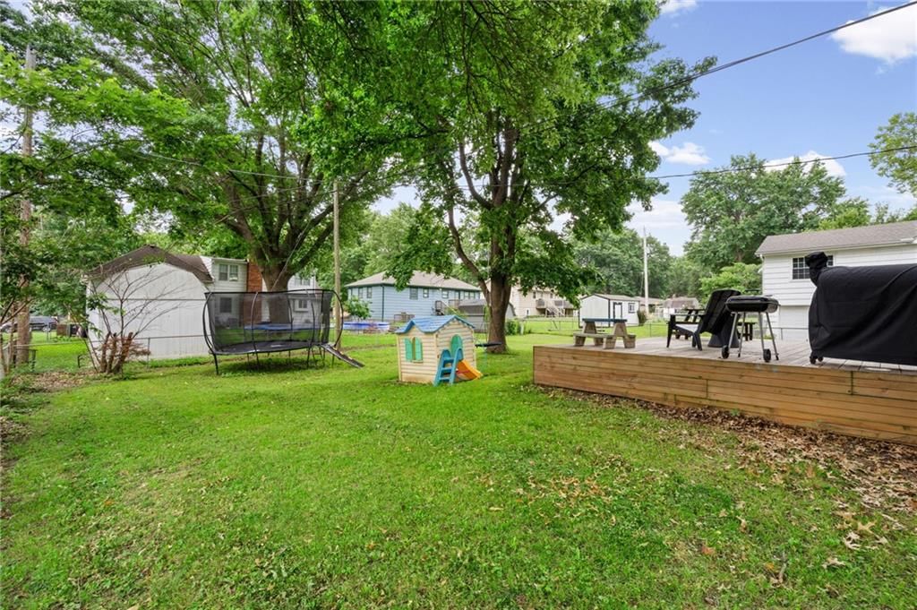 315 Hawthorne Drive — photo 39