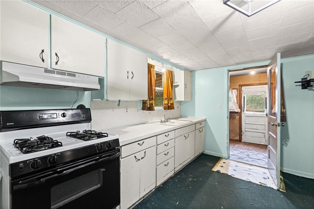 704 N Cherry Street — photo 9