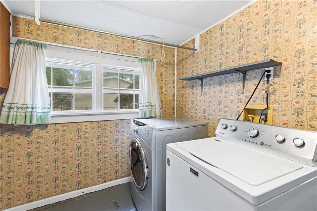 704 N Cherry Street — photo 12