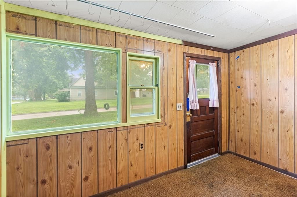 704 N Cherry Street — photo 18