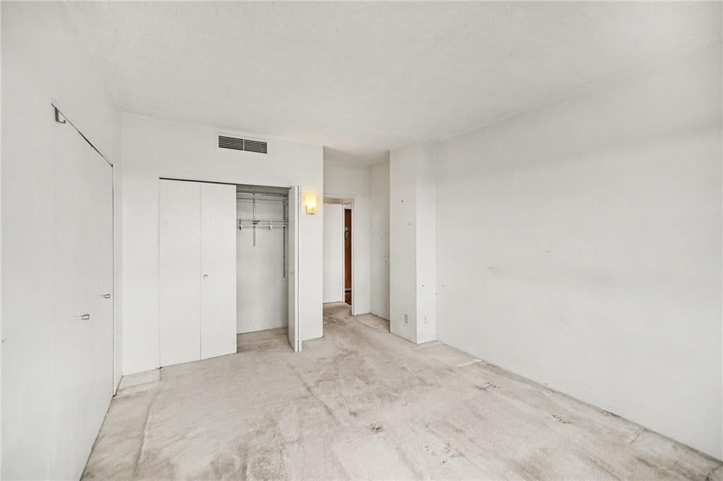 333 W Meyer Boulevard — photo 6